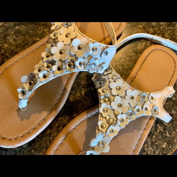 Sandals - Picture 2 of 5